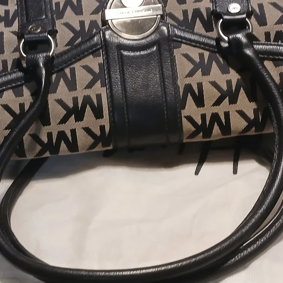 Michael Kors Black and Tan Women's Bag - Picture 4 of 11